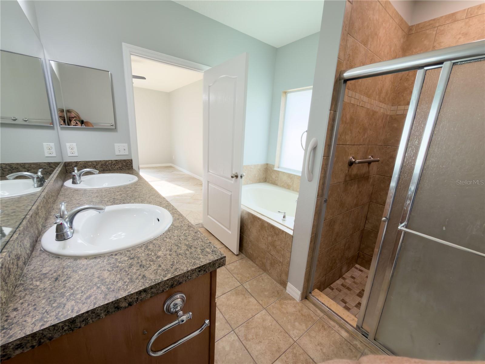 115 Gladesdown Ct Property Photo 20