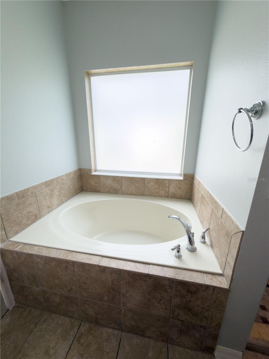 115 Gladesdown Ct Property Photo 21