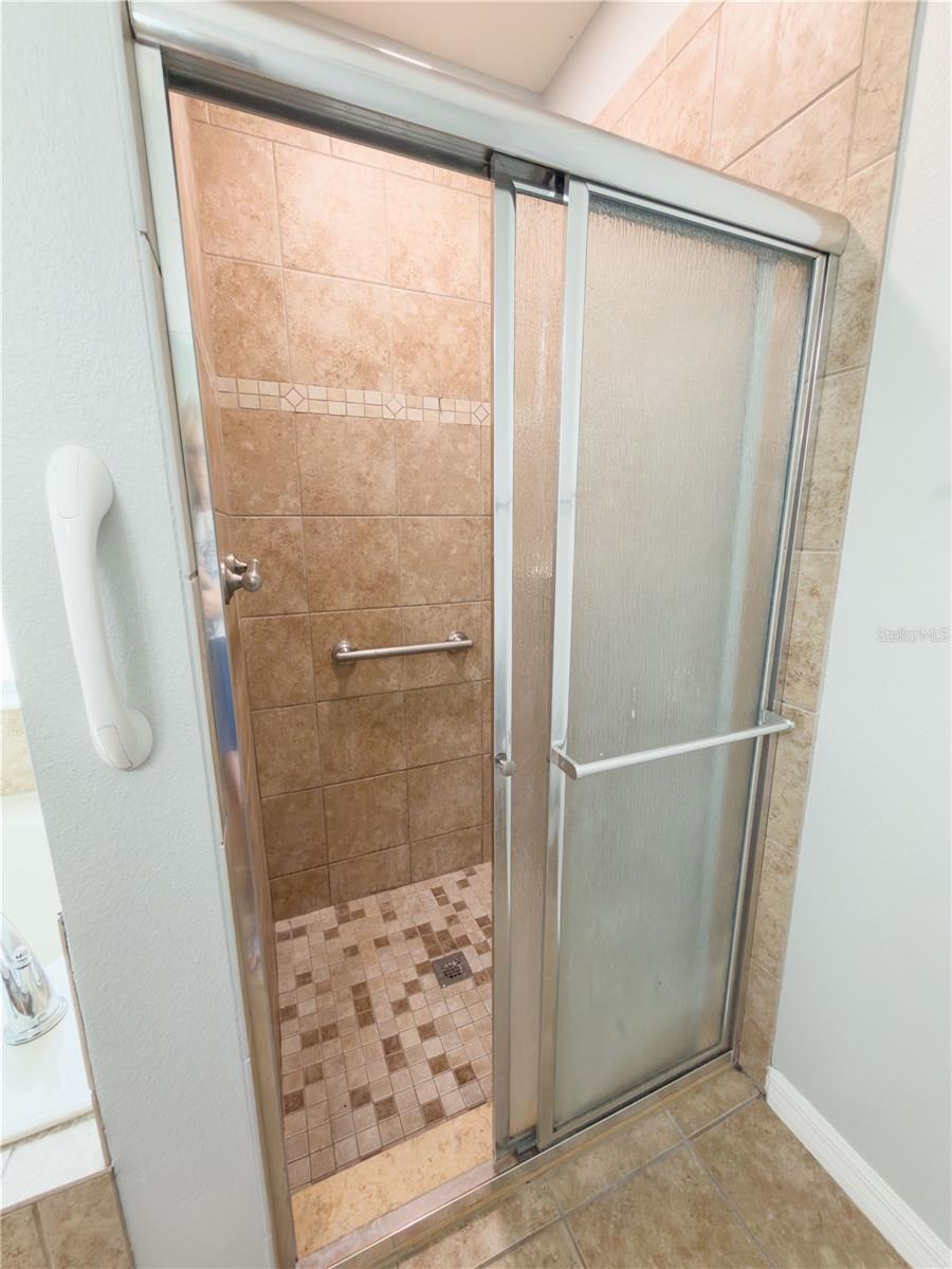 115 Gladesdown Ct Property Photo 23
