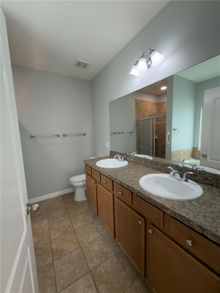 115 Gladesdown Ct Property Photo 24