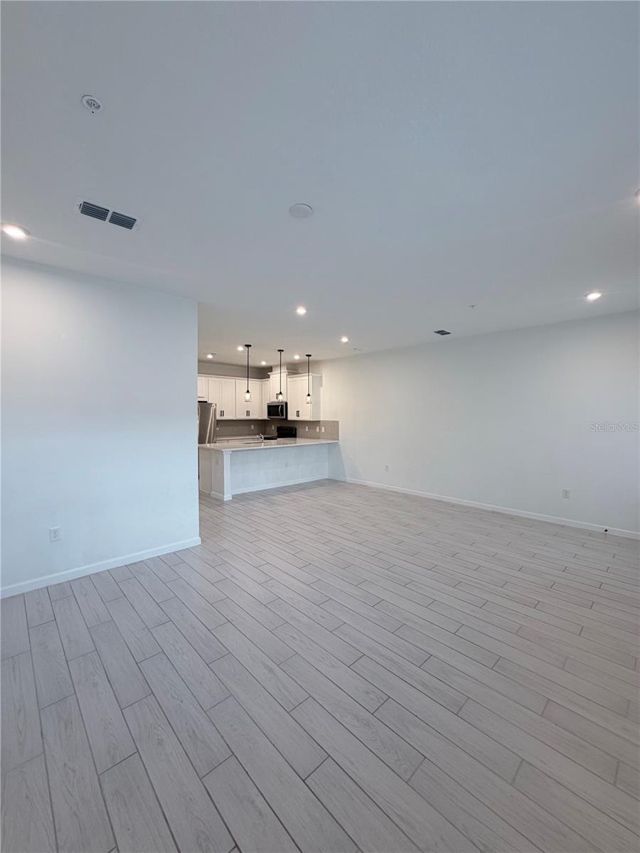 9855 Walkway Dr Property Photo 8