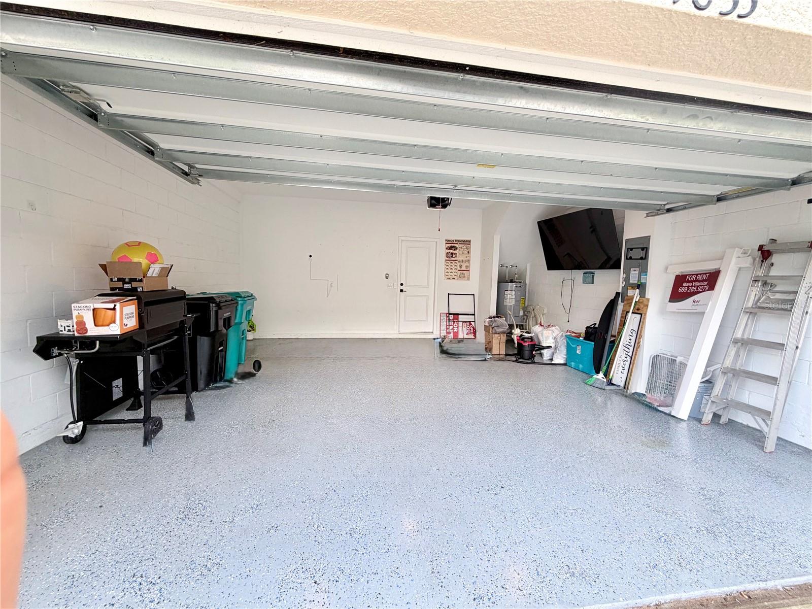 9855 Walkway Dr Property Photo 9