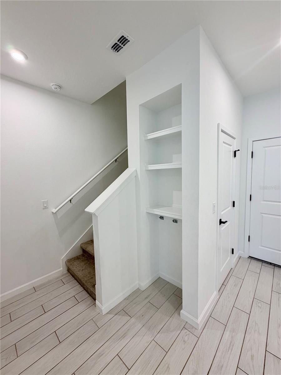 9855 Walkway Dr Property Photo 15