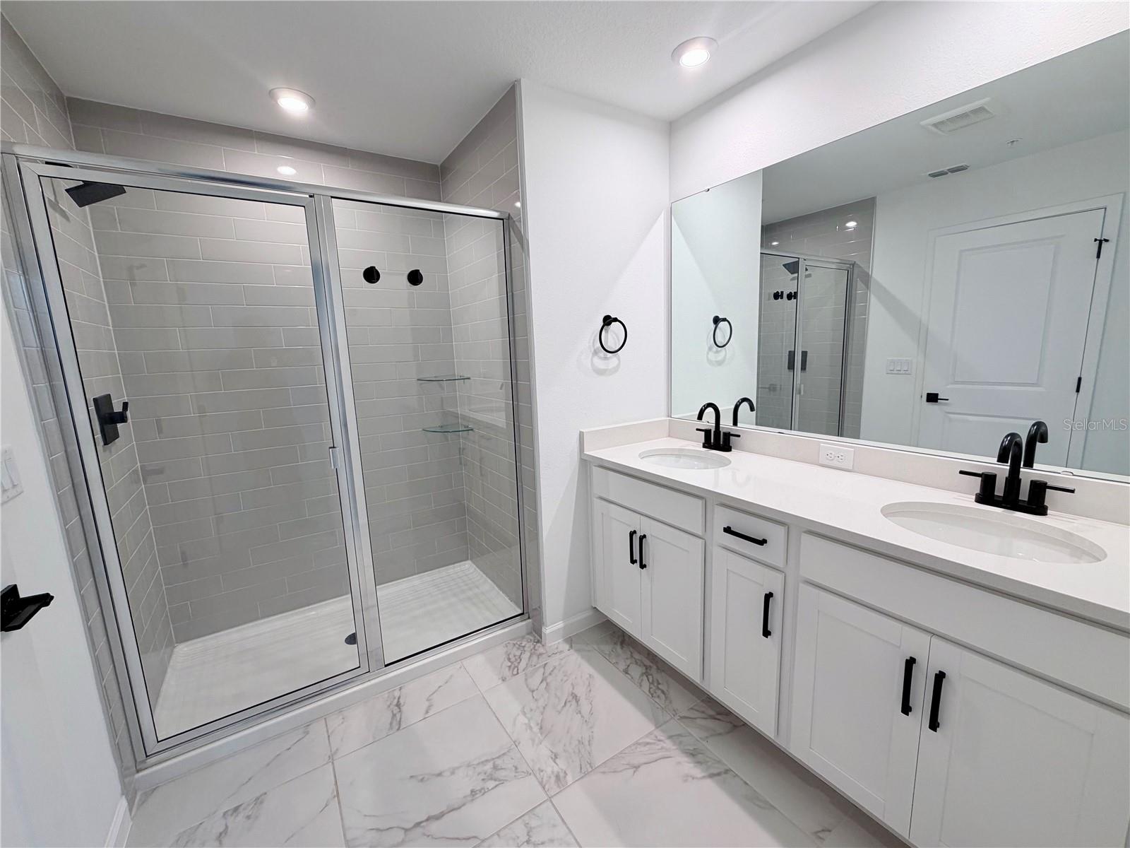 9855 Walkway Dr Property Photo 17