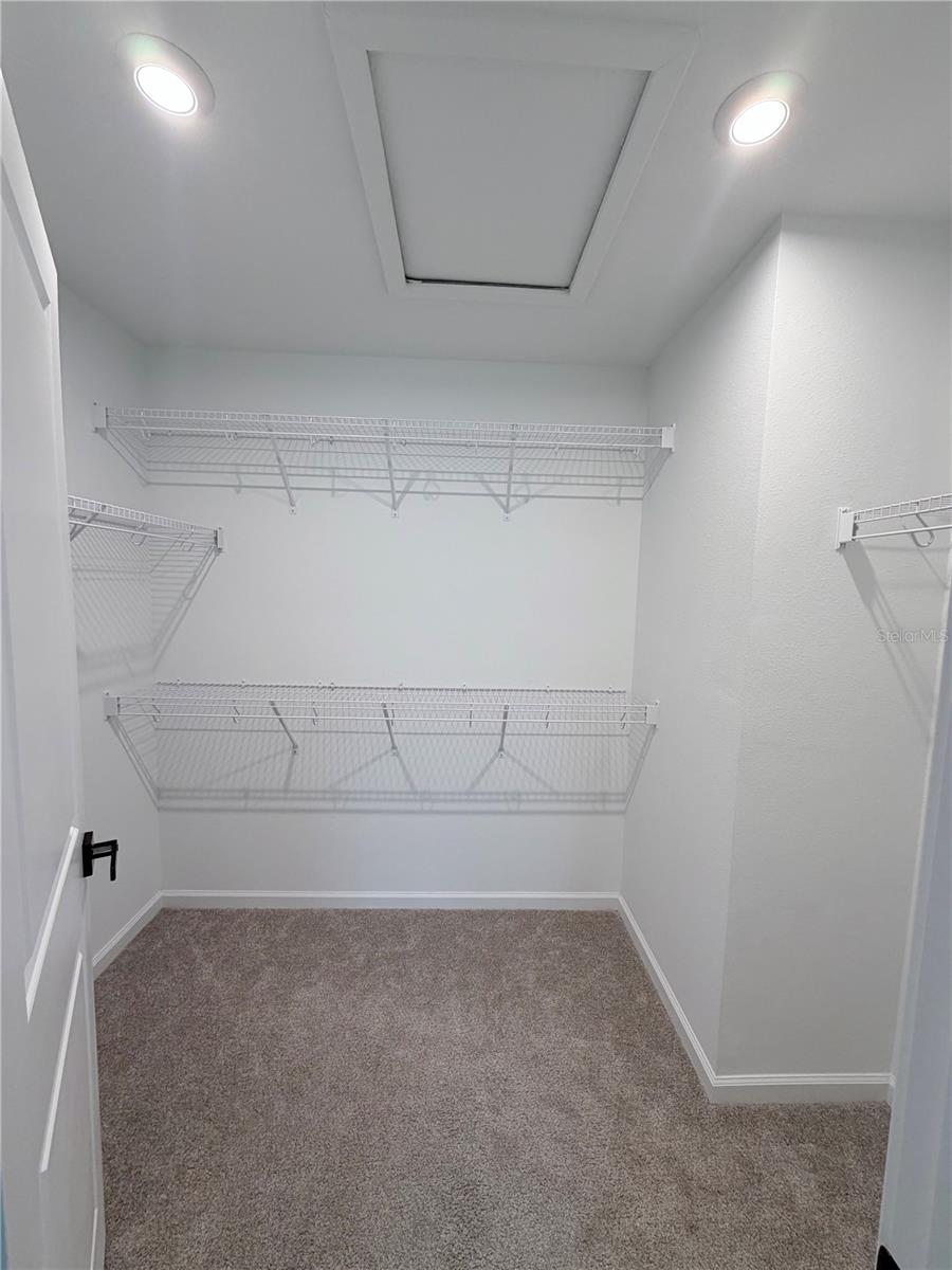 9855 Walkway Dr Property Photo 22