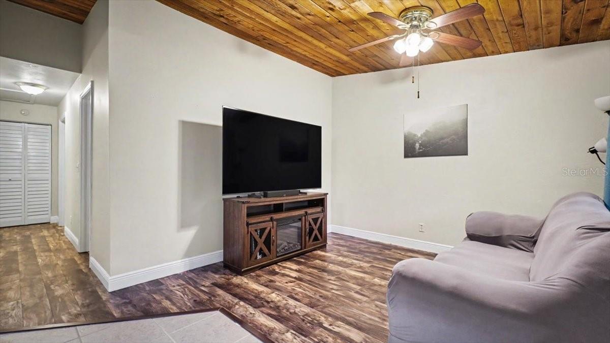 1679 Spring Garden Ct Property Photo 9
