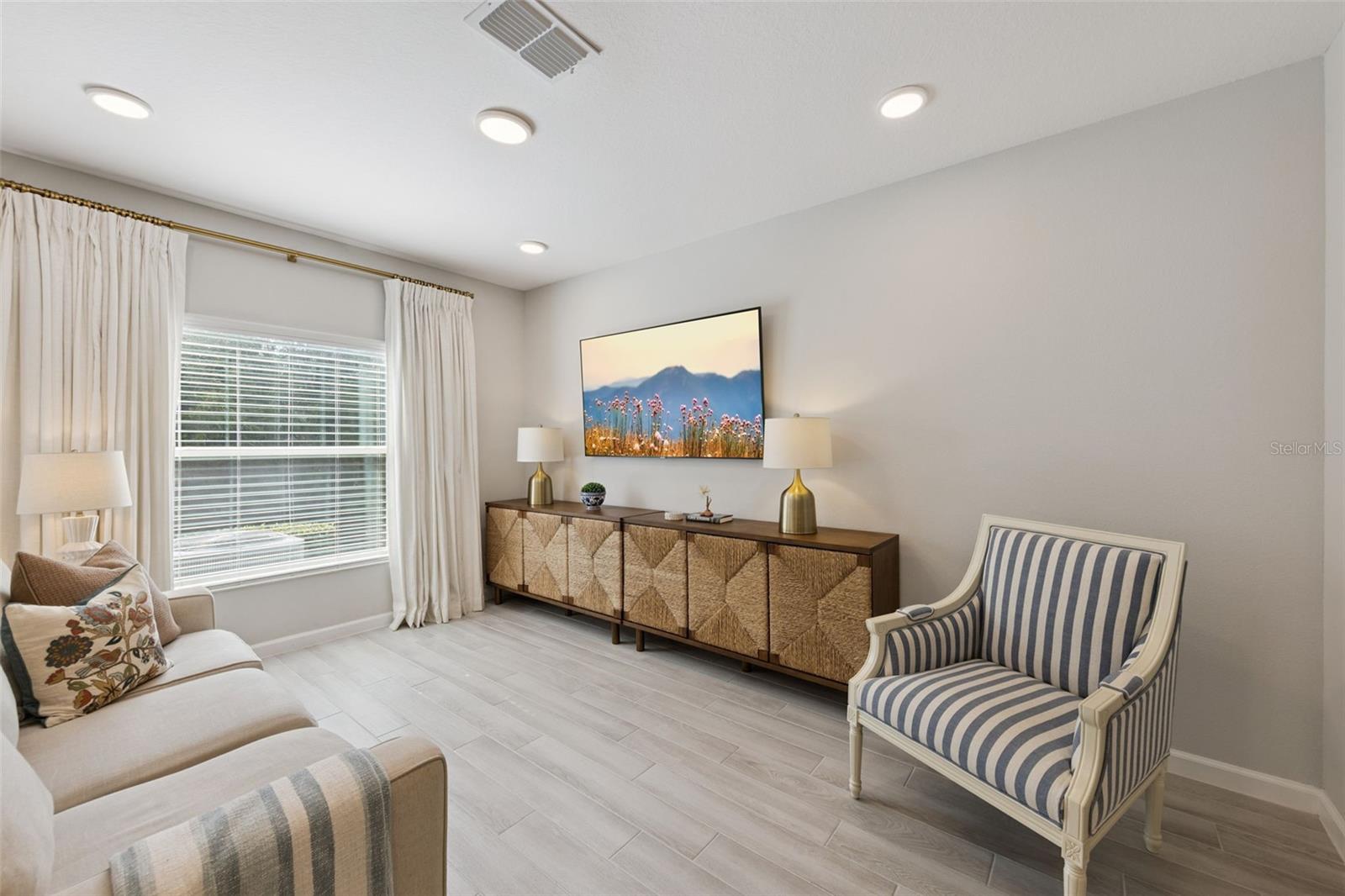 3129 Riverboat Way Property Photo 4