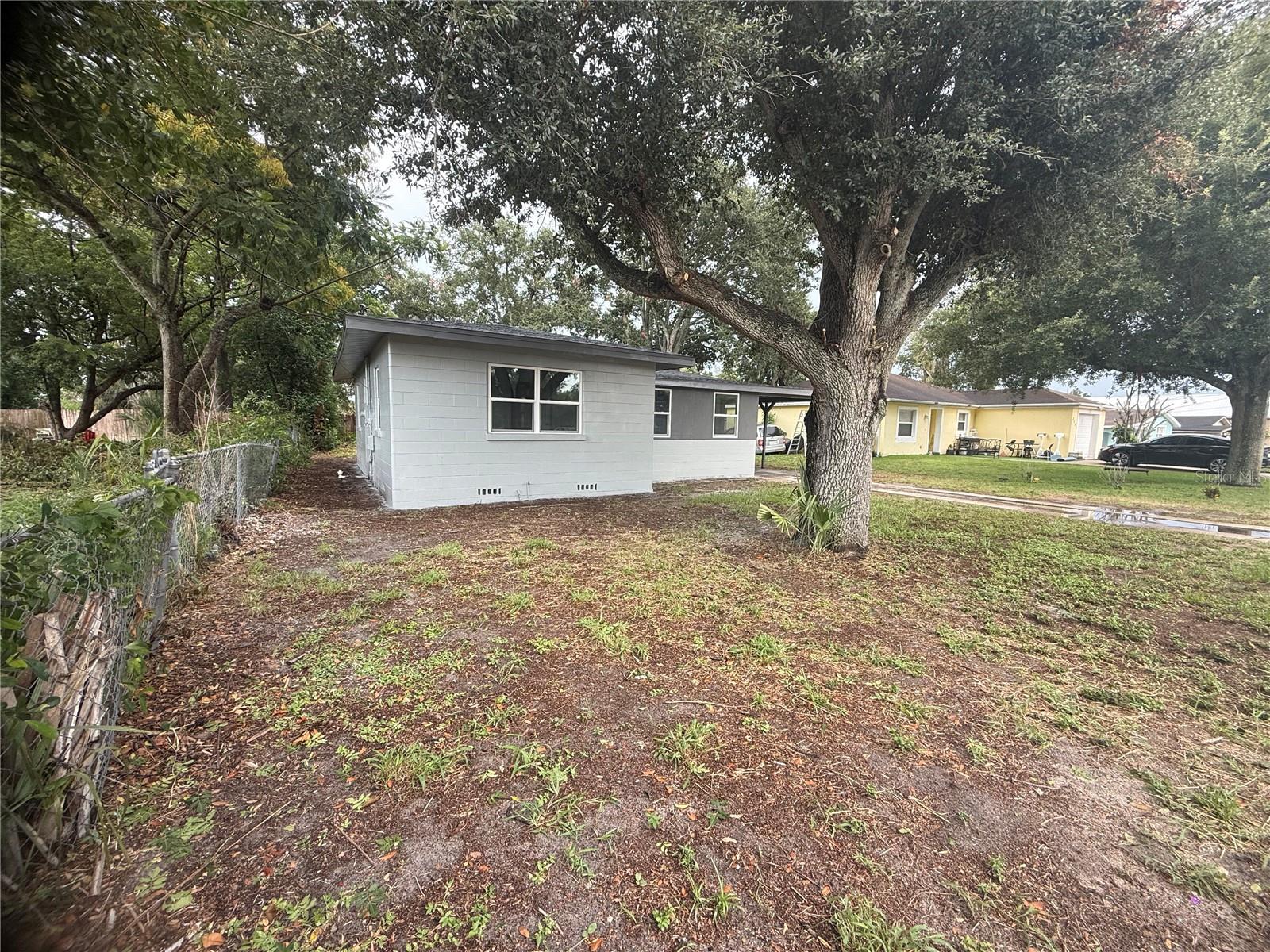 309 1st St Property Photo 3