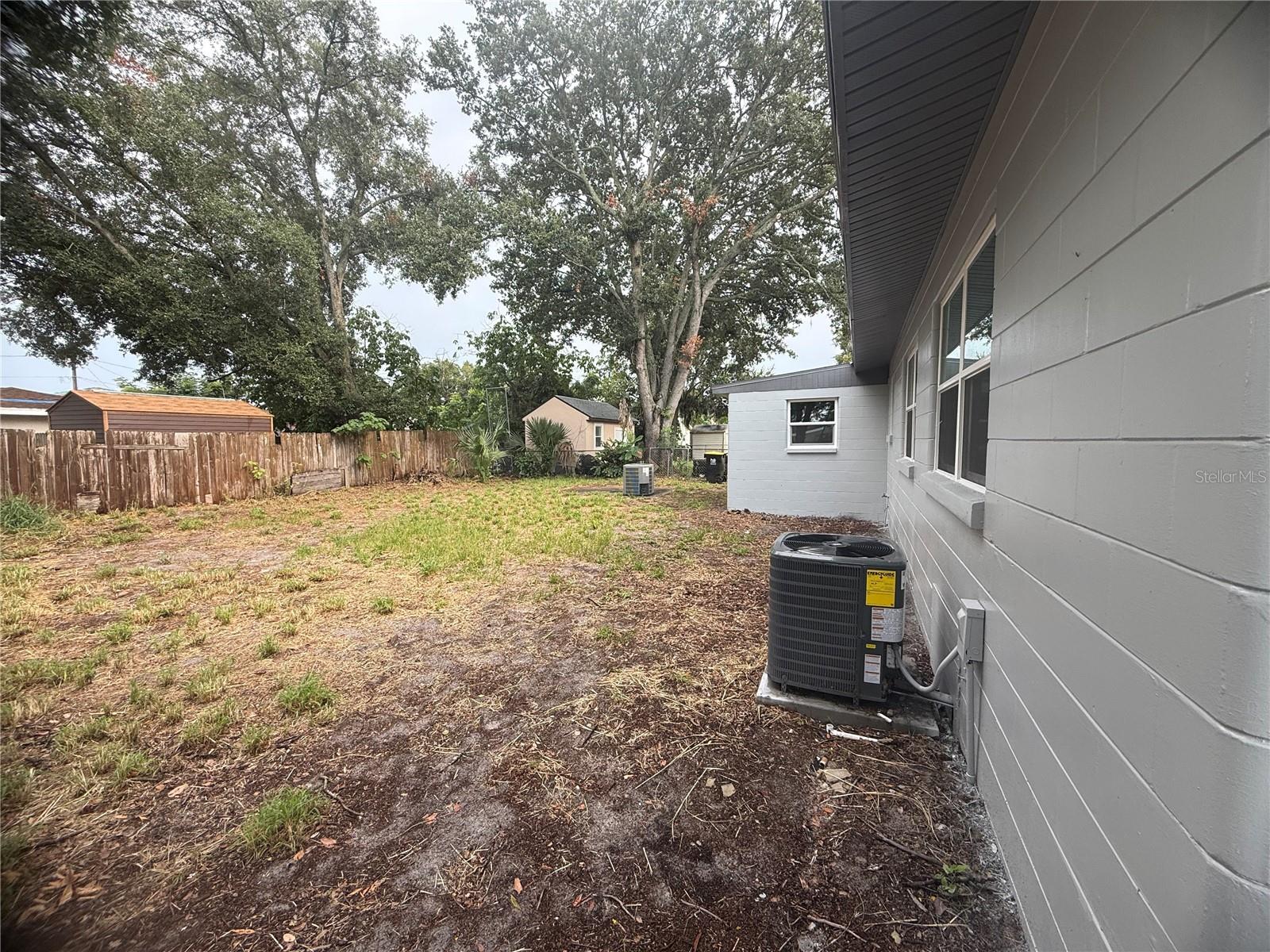 309 1st St Property Photo 12