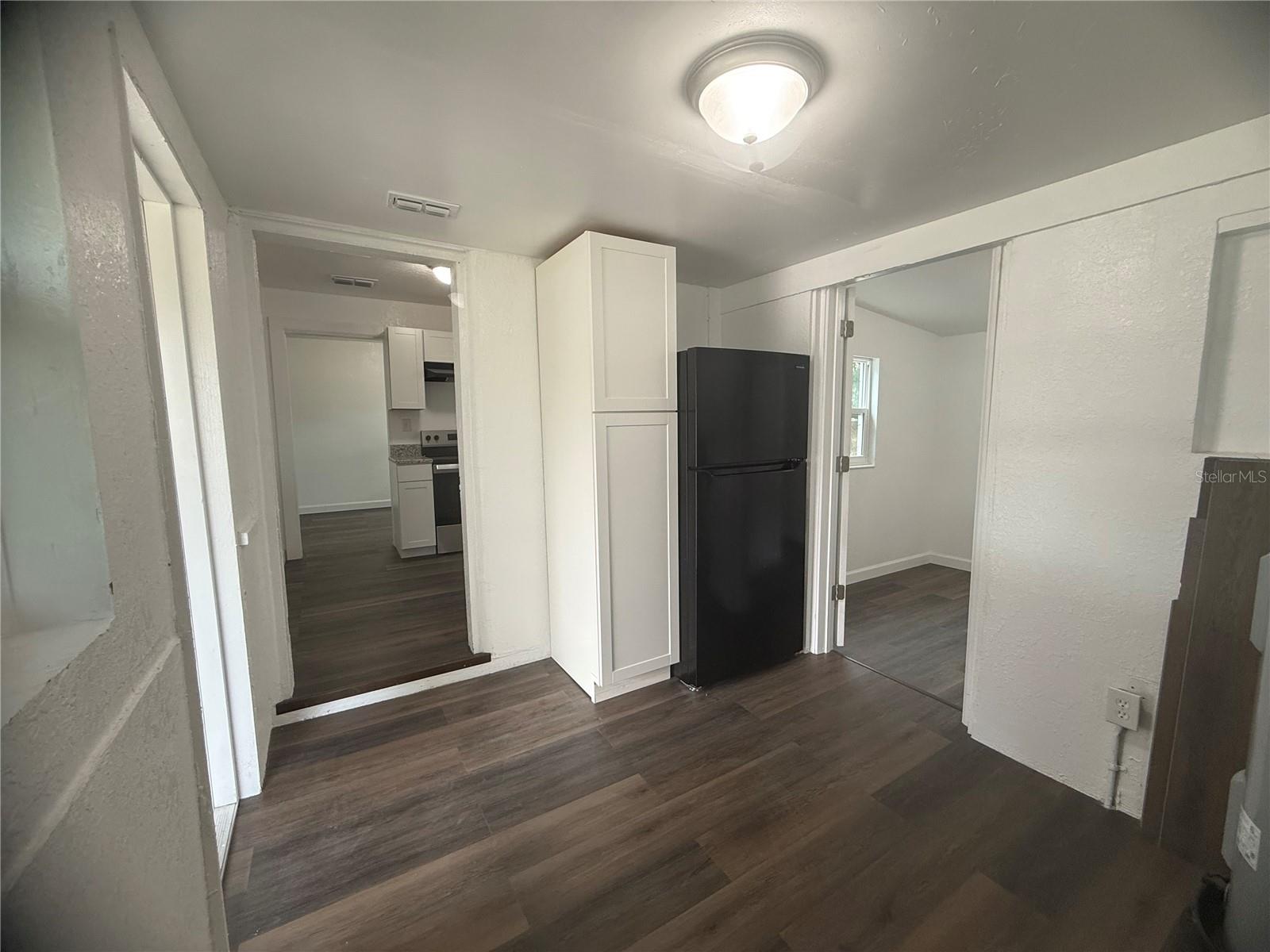 309 1st St Property Photo 14