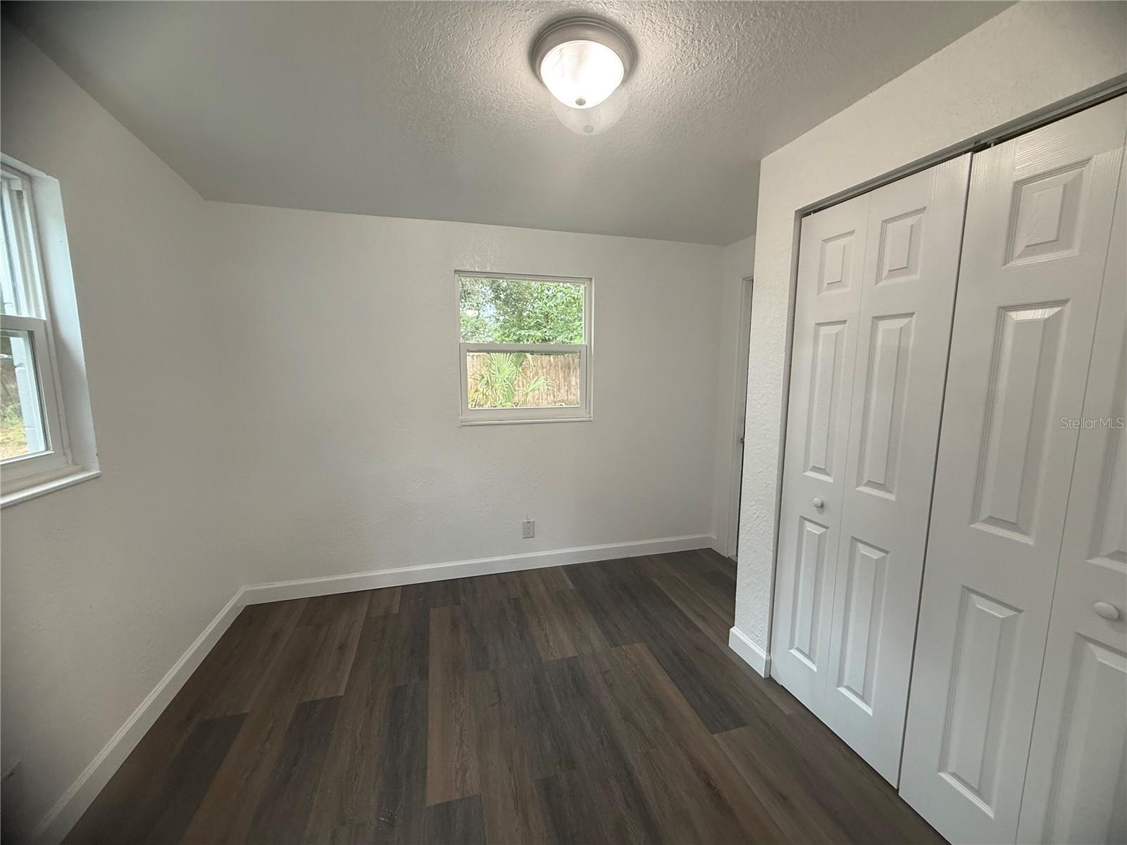 309 1st St Property Photo 16