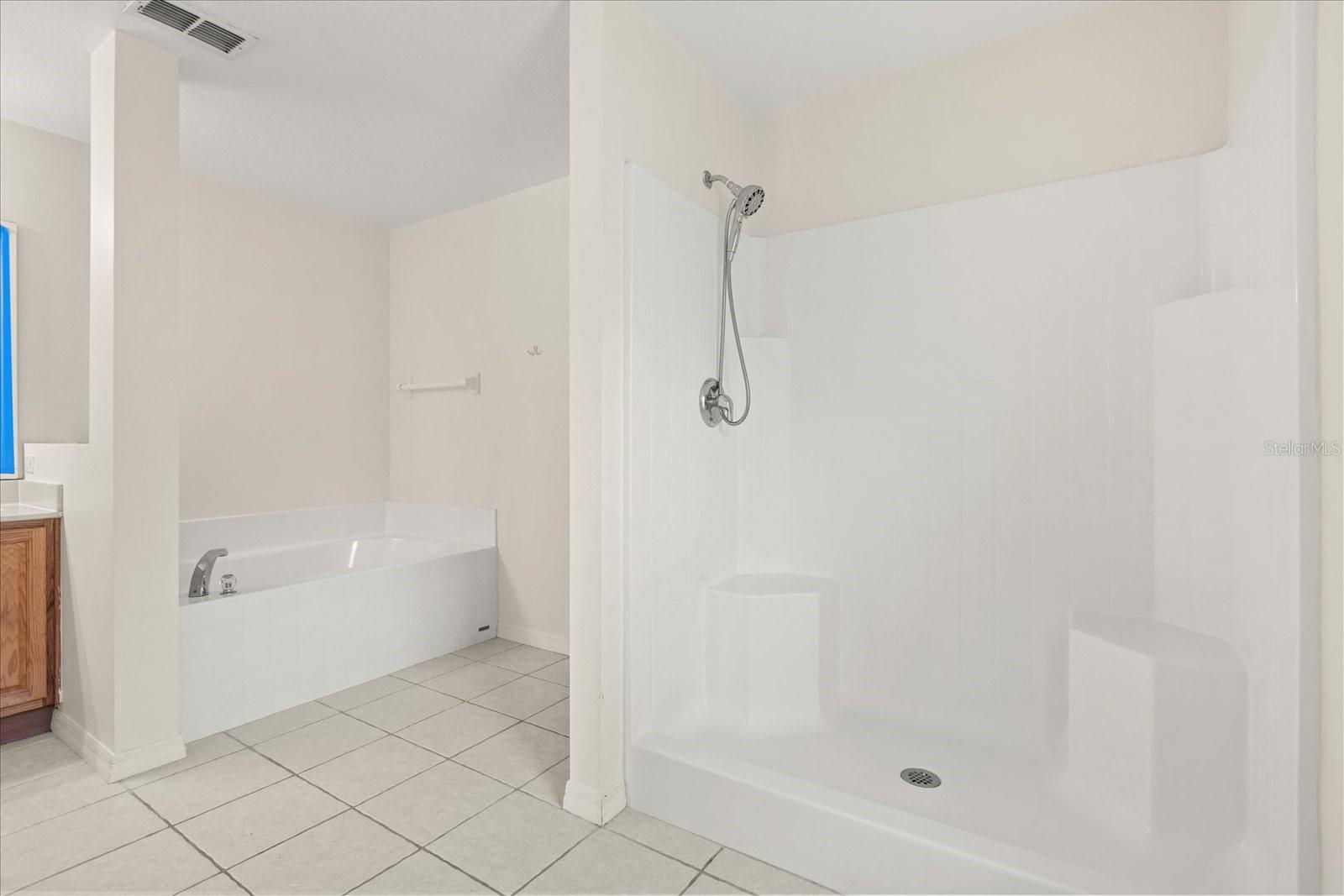 410 Central Mariners Dr Property Photo 30