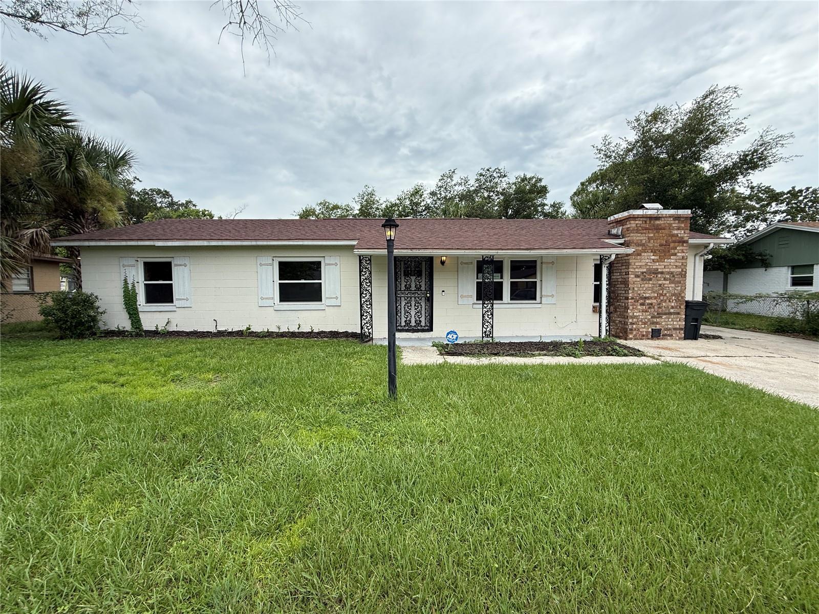 202 YALE DR Property Photo 1
