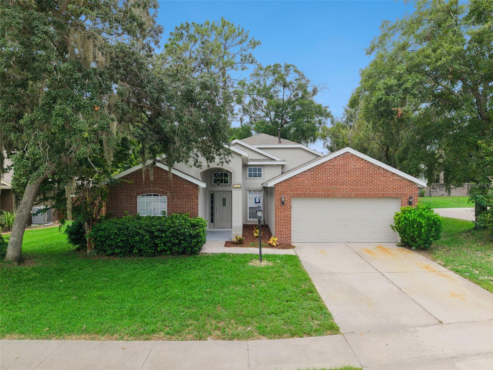 5483 GLEN OAK PL