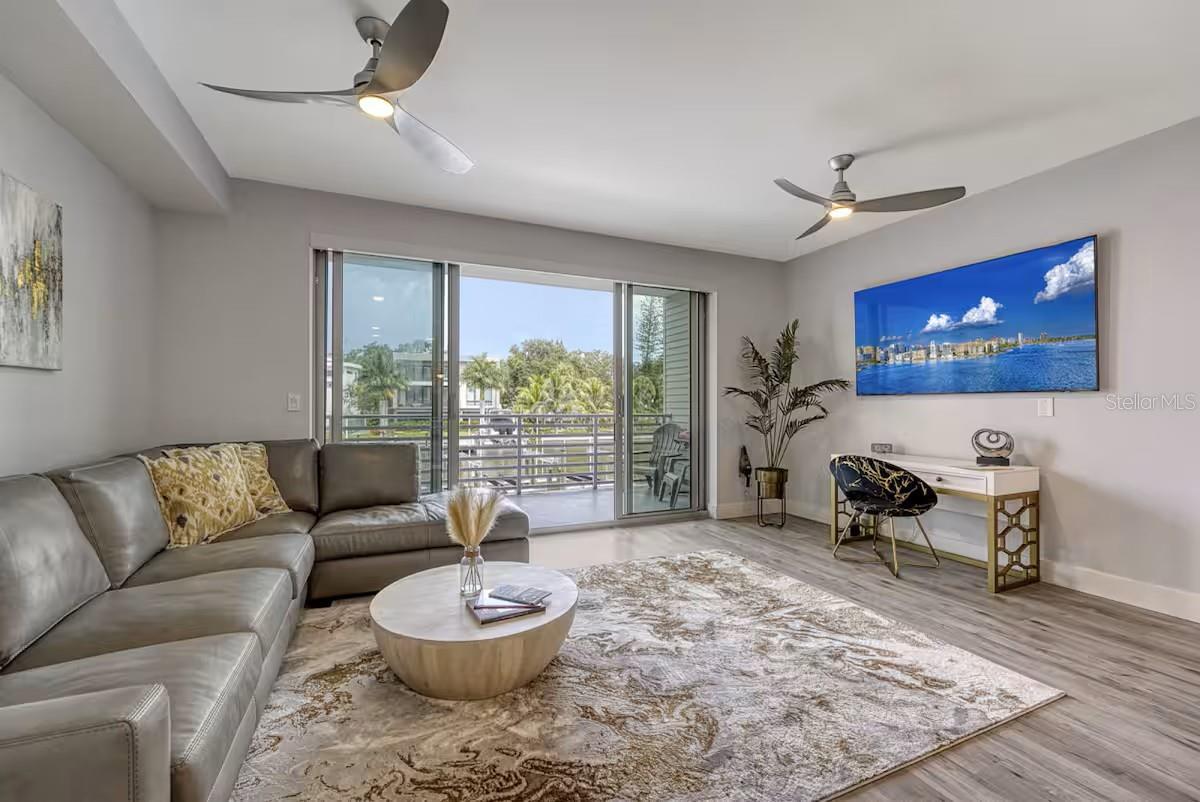 1709 N Tamiami Trl #220 Property Photo 5