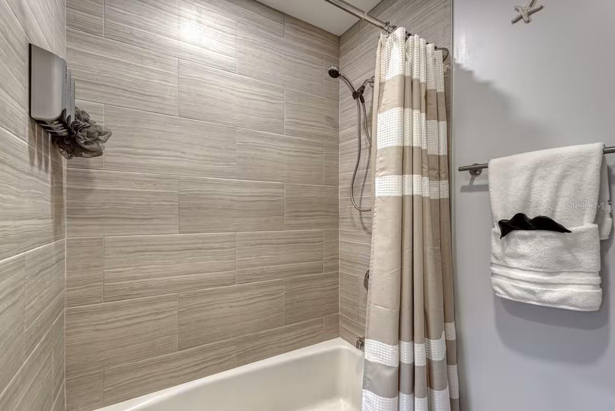 1709 N Tamiami Trl #220 Property Photo 9