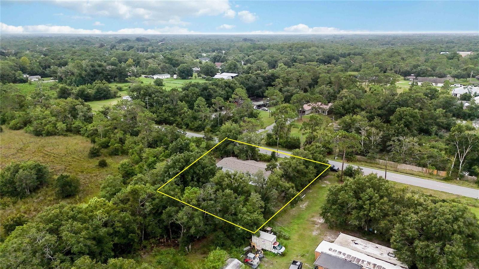 4235 Pine Tree Dr Property Photo 3