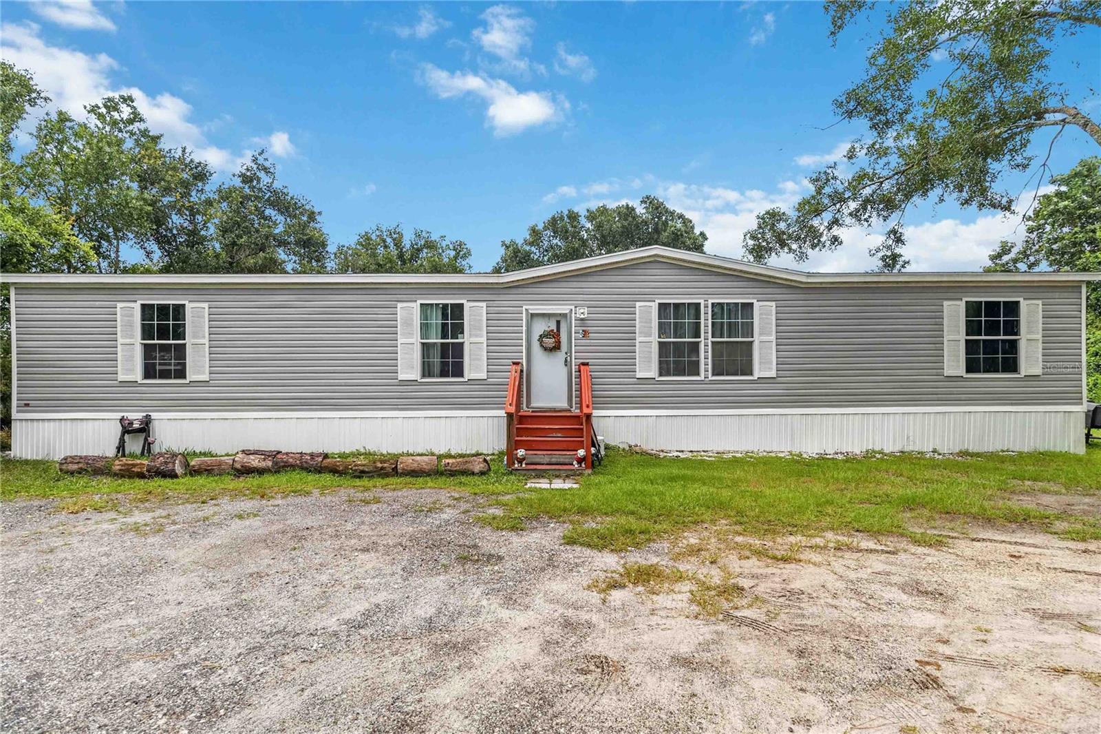 4235 Pine Tree Dr Property Photo 4