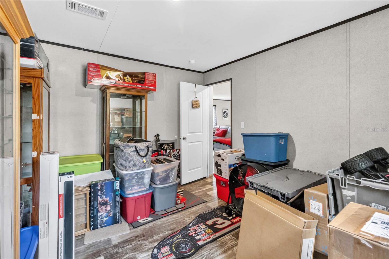 4235 Pine Tree Dr Property Photo 28