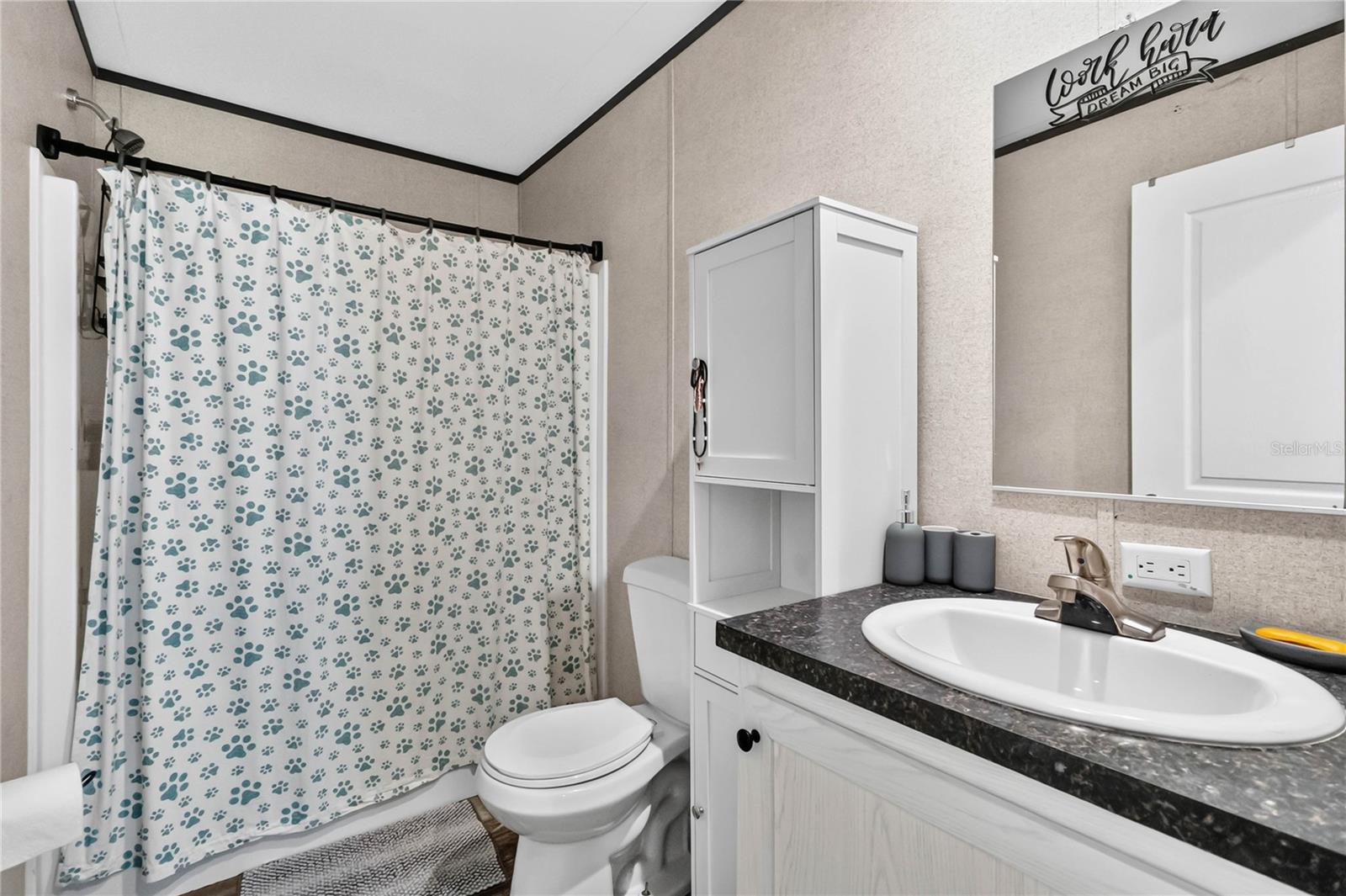 4235 Pine Tree Dr Property Photo 32