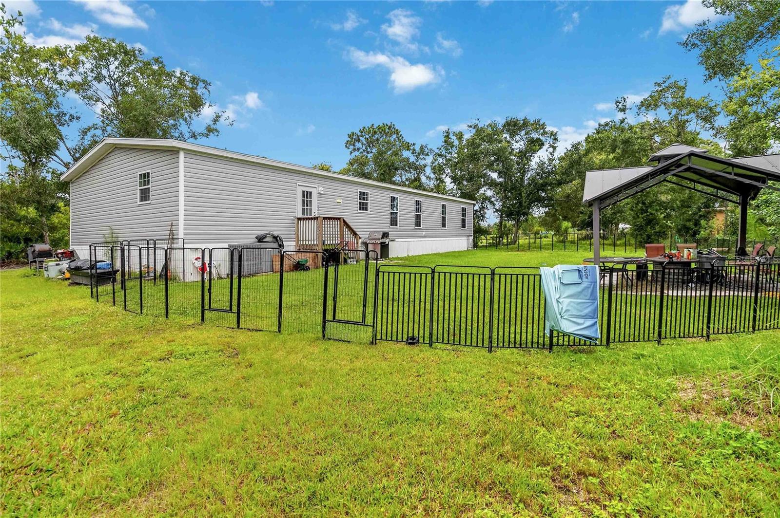 4235 Pine Tree Dr Property Photo 44