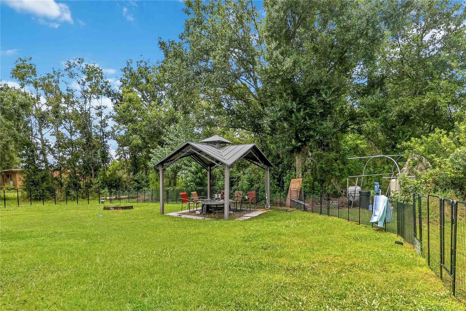 4235 Pine Tree Dr Property Photo 46