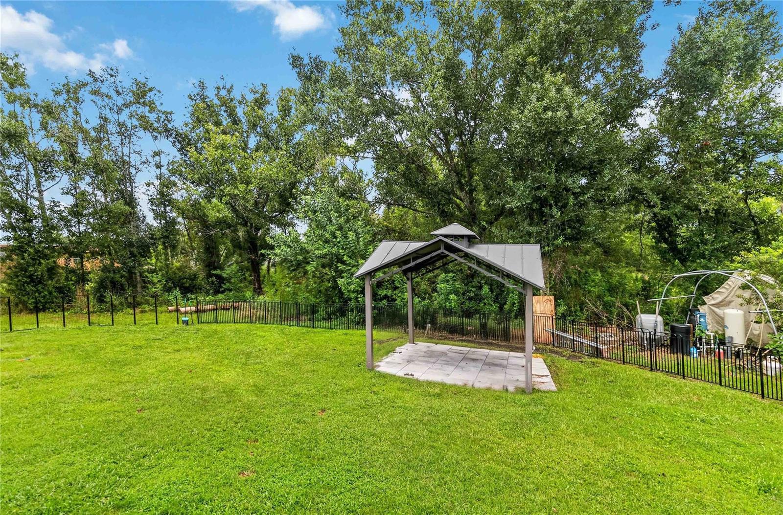 4235 Pine Tree Dr Property Photo 47