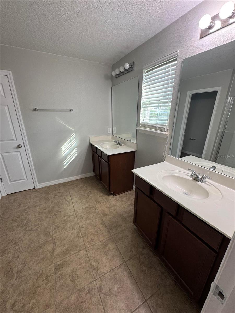 11938 Silverlake Park Dr Property Photo 13