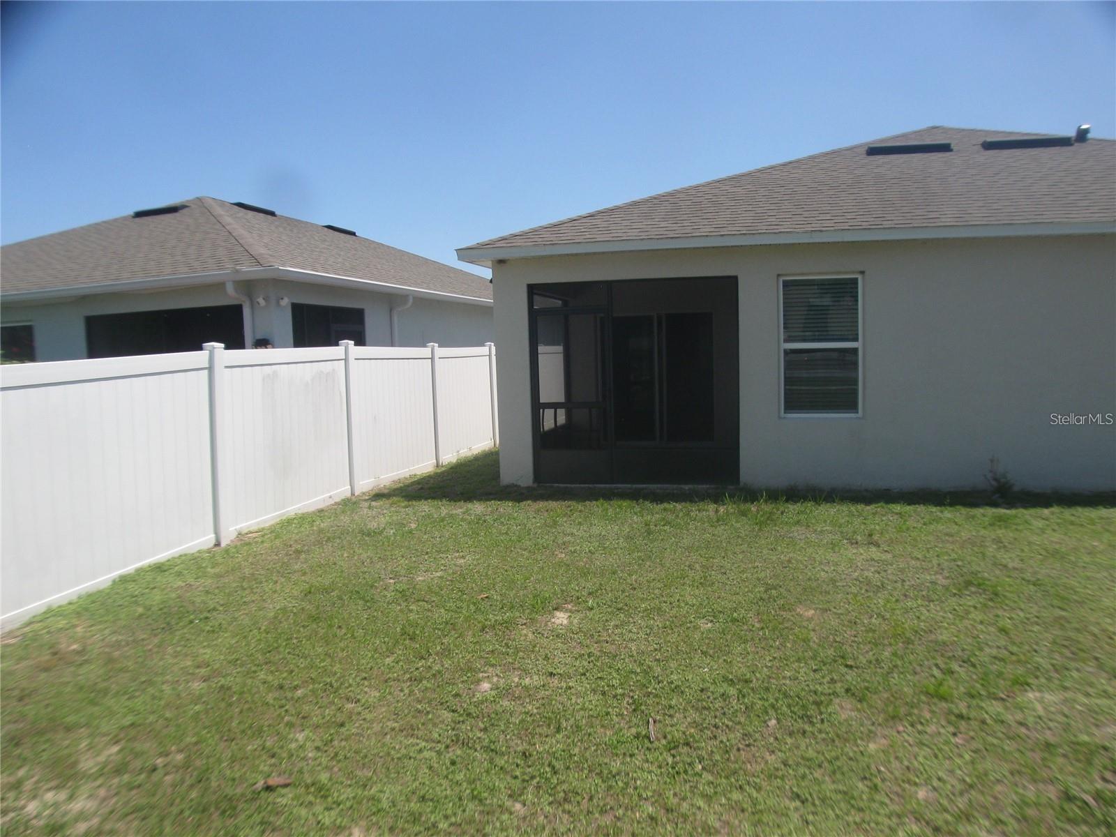 599 Autumn Stream Dr Property Photo 4