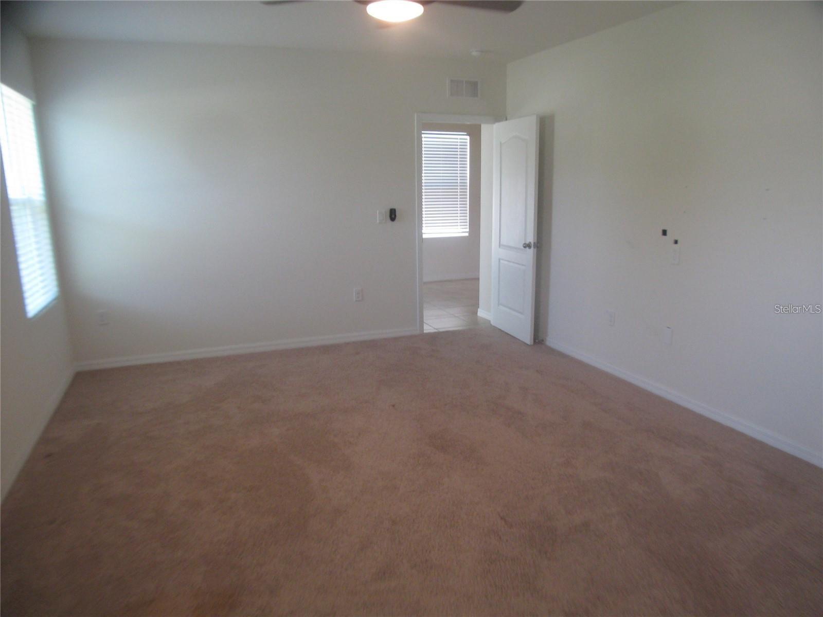 599 Autumn Stream Dr Property Photo 9