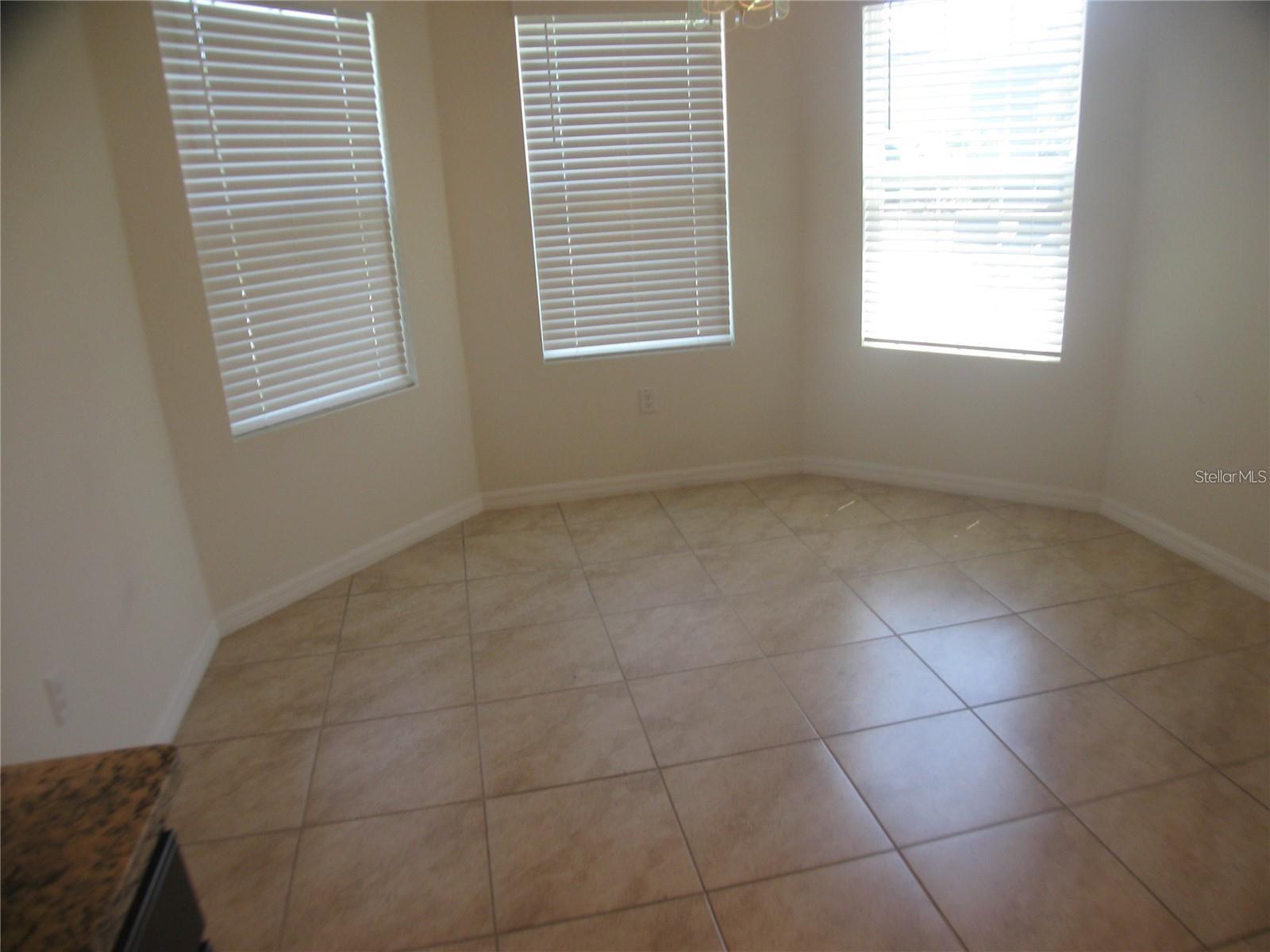 599 Autumn Stream Dr Property Photo 14