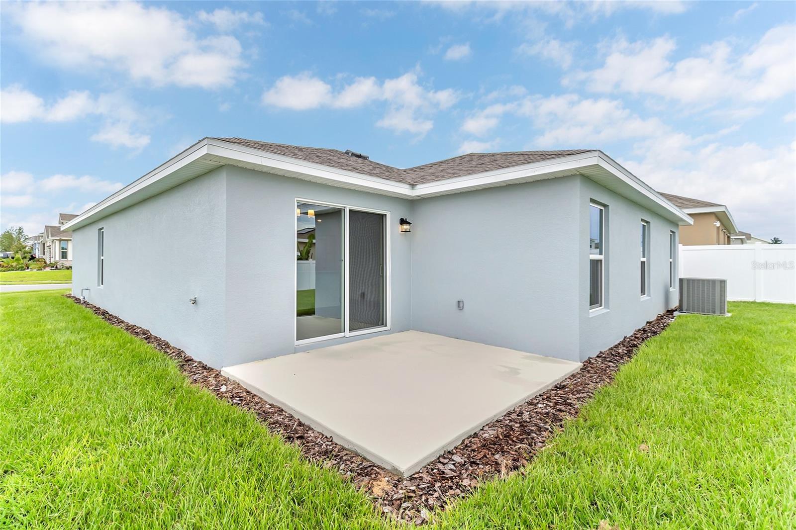 123 Bottle Brush Dr Property Photo 4