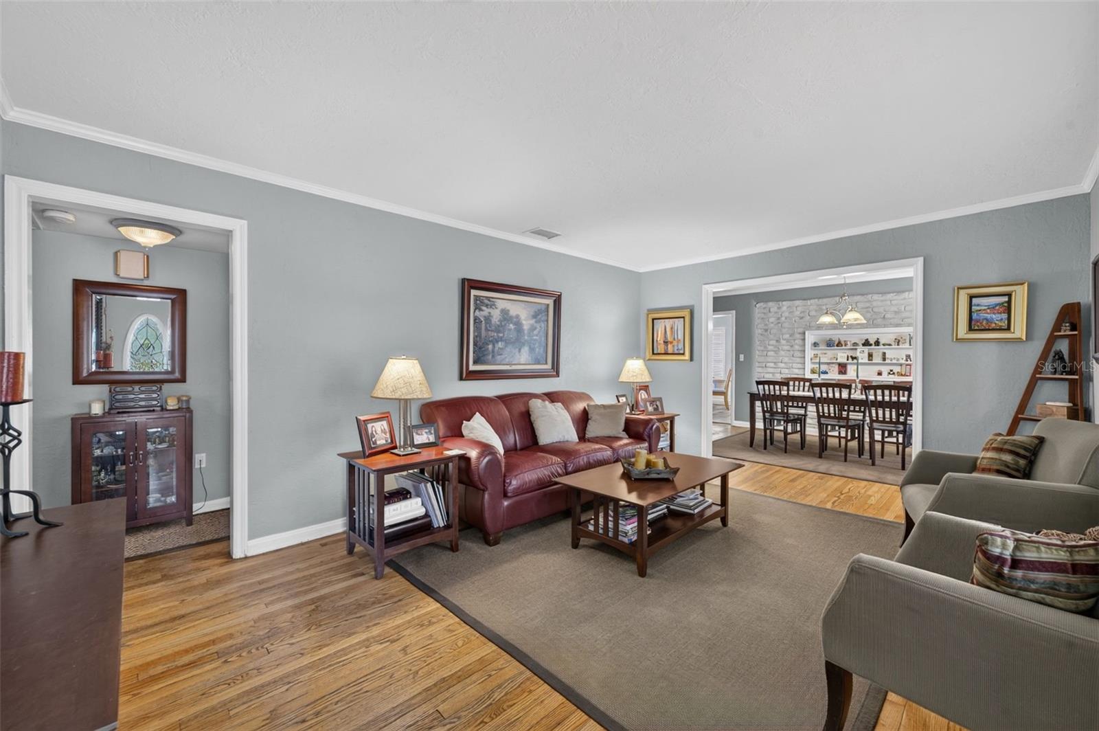 150 E Reading Way Property Photo 17