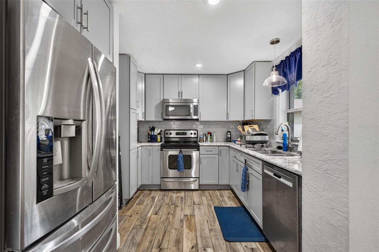 150 E Reading Way Property Photo 19