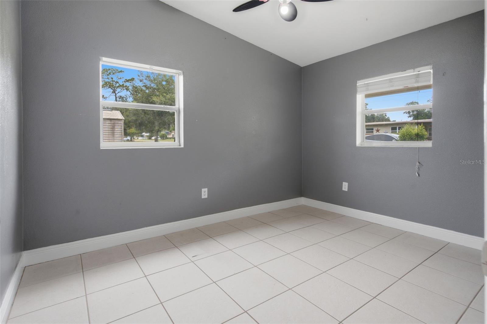 452 Oakhurst St Property Photo 10