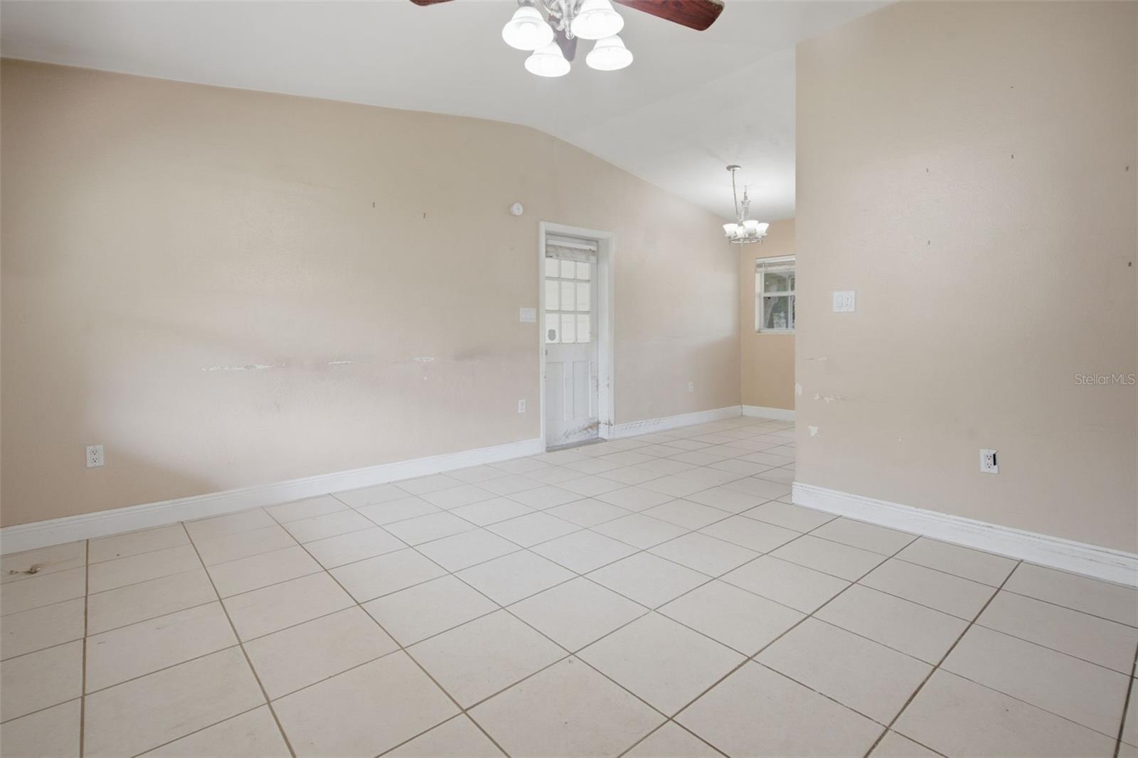 452 Oakhurst St Property Photo 17