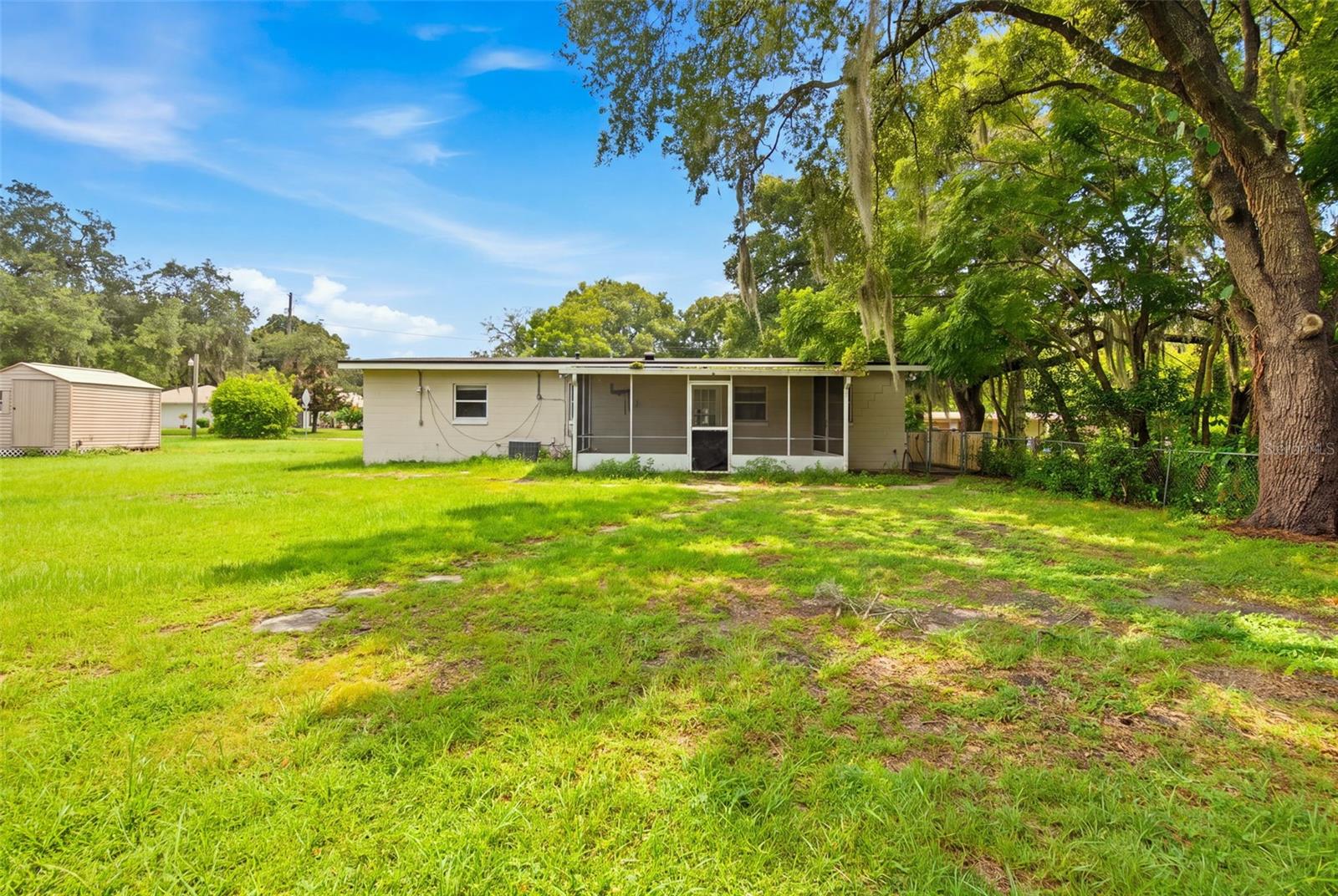 452 Oakhurst St Property Photo 28