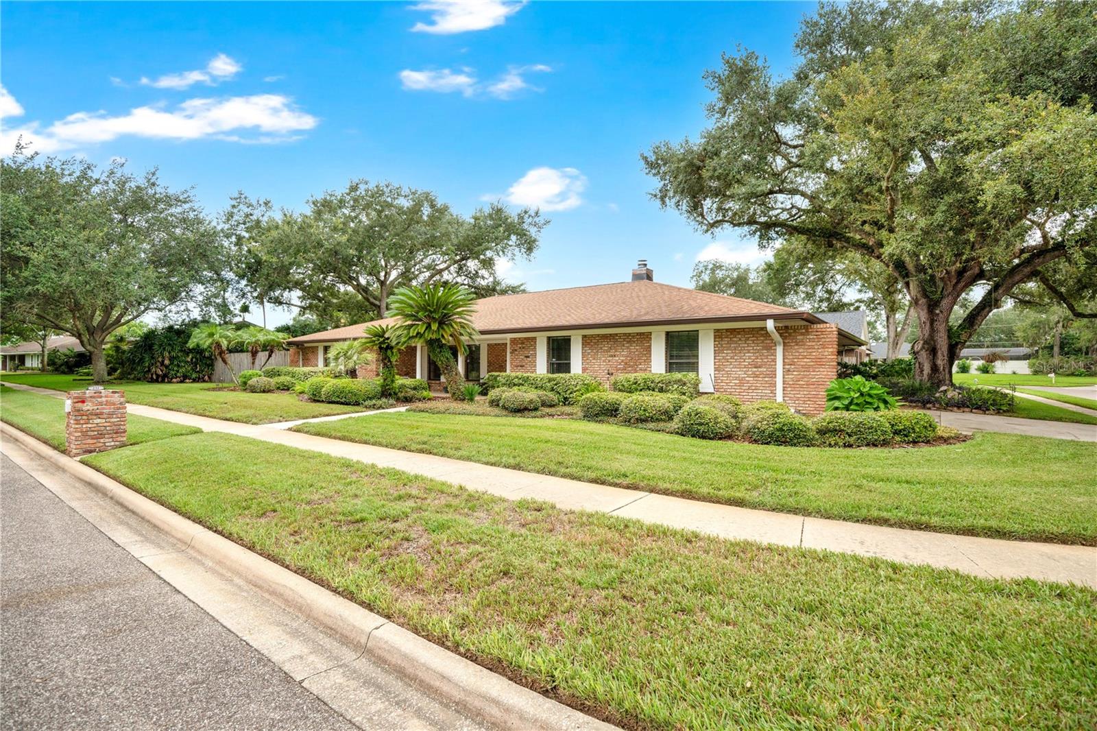 231 White Oak Cir Property Photo 4