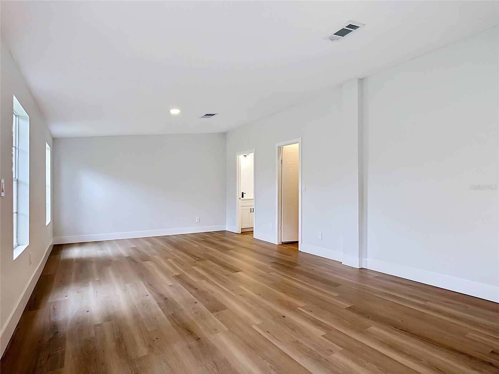 9200 Mercury Dr Property Photo 24