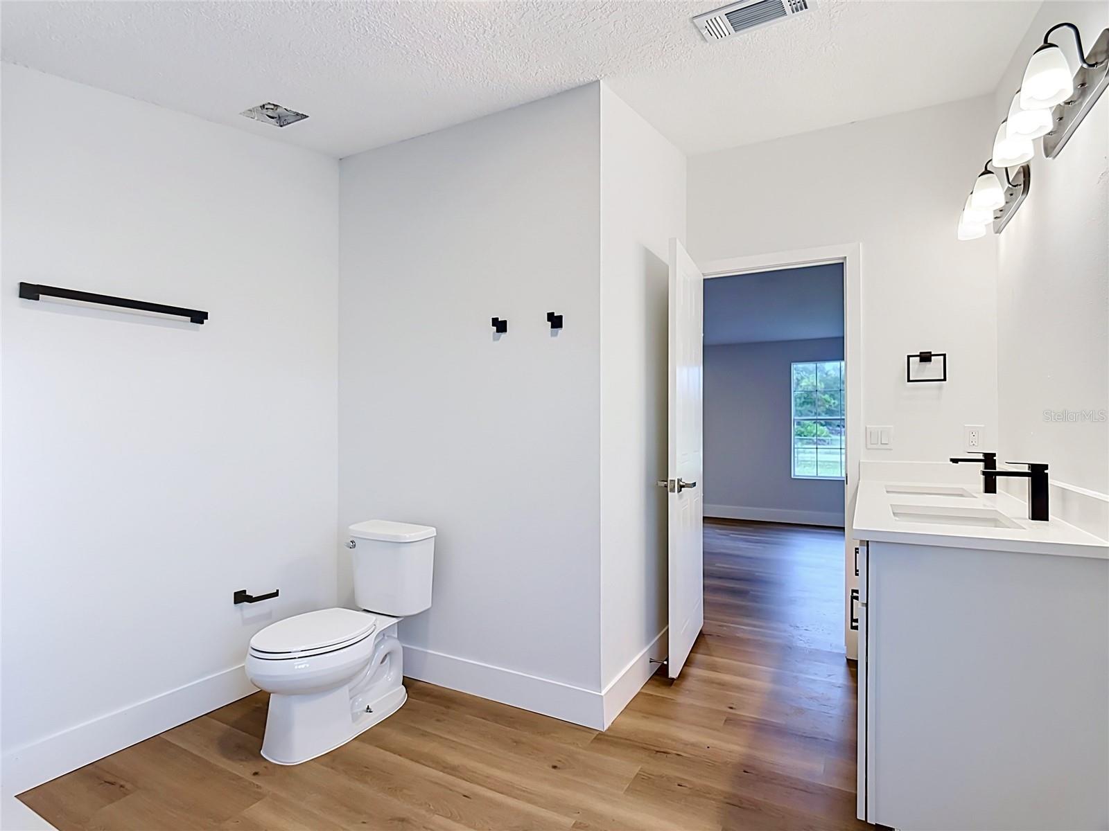 9200 Mercury Dr Property Photo 30