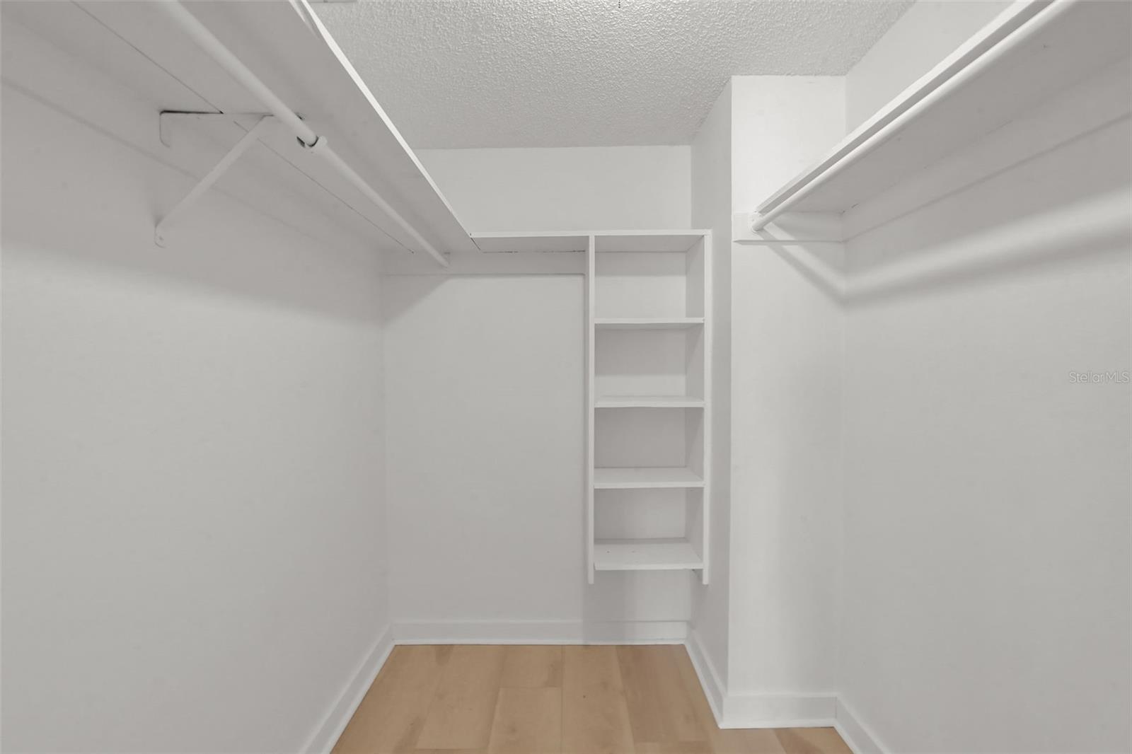 618 Orange Dr #207 Property Photo 23