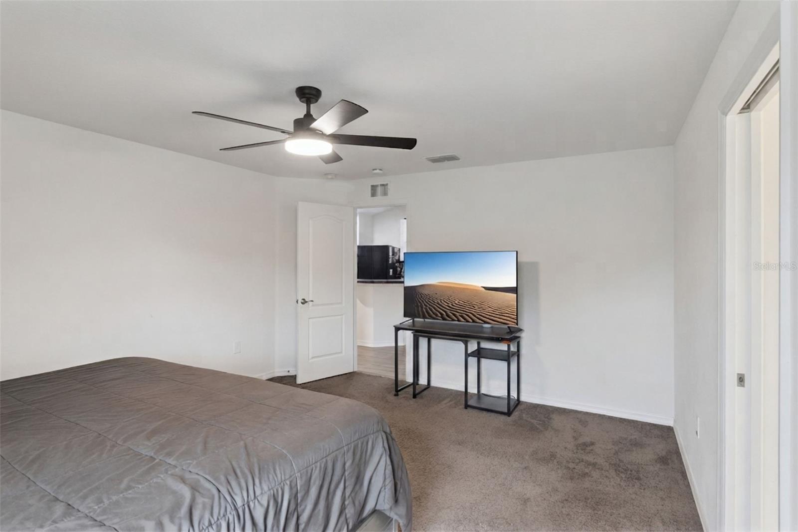 1041 Brooks Way Property Photo 14