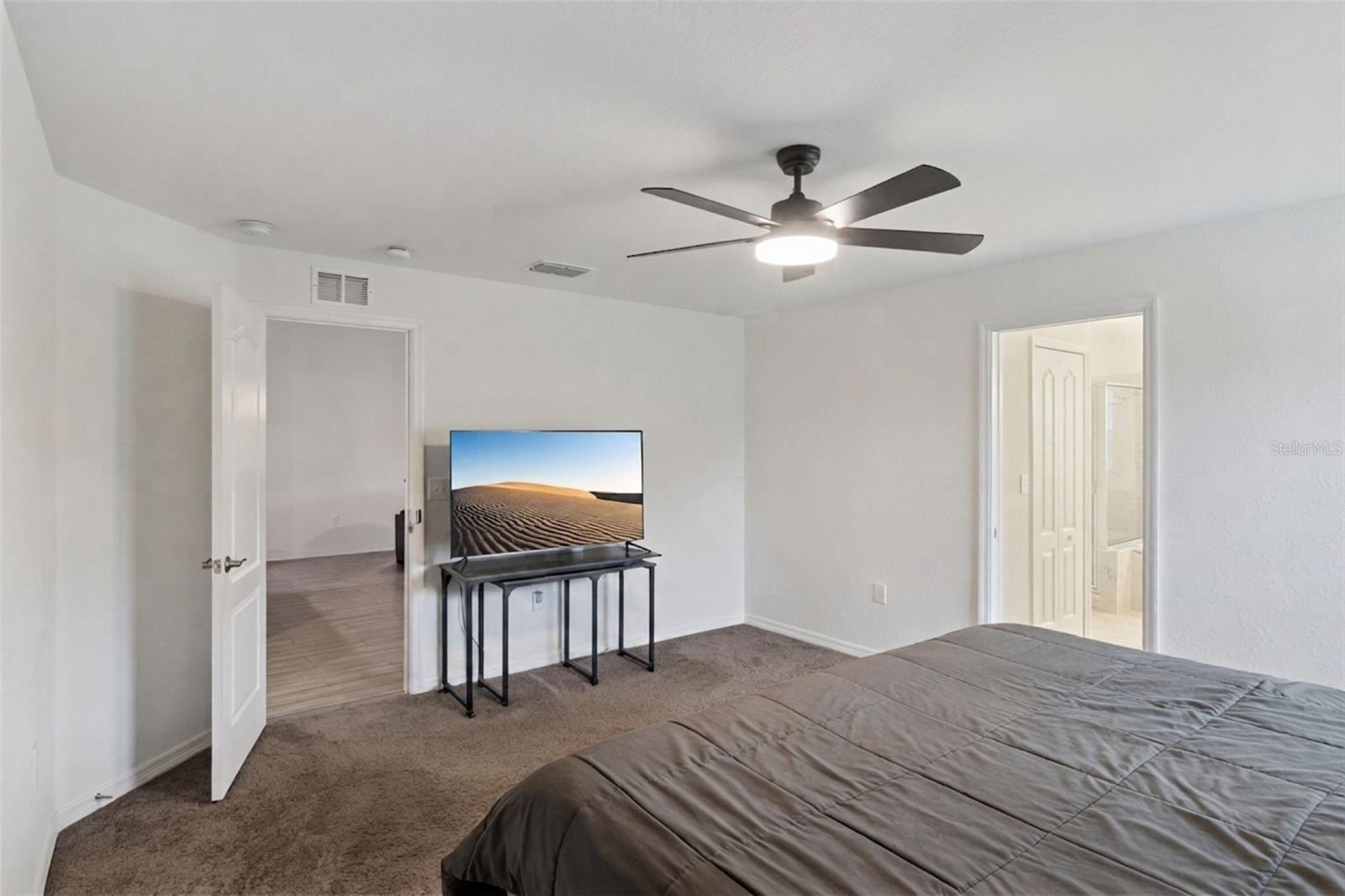 1041 Brooks Way Property Photo 15