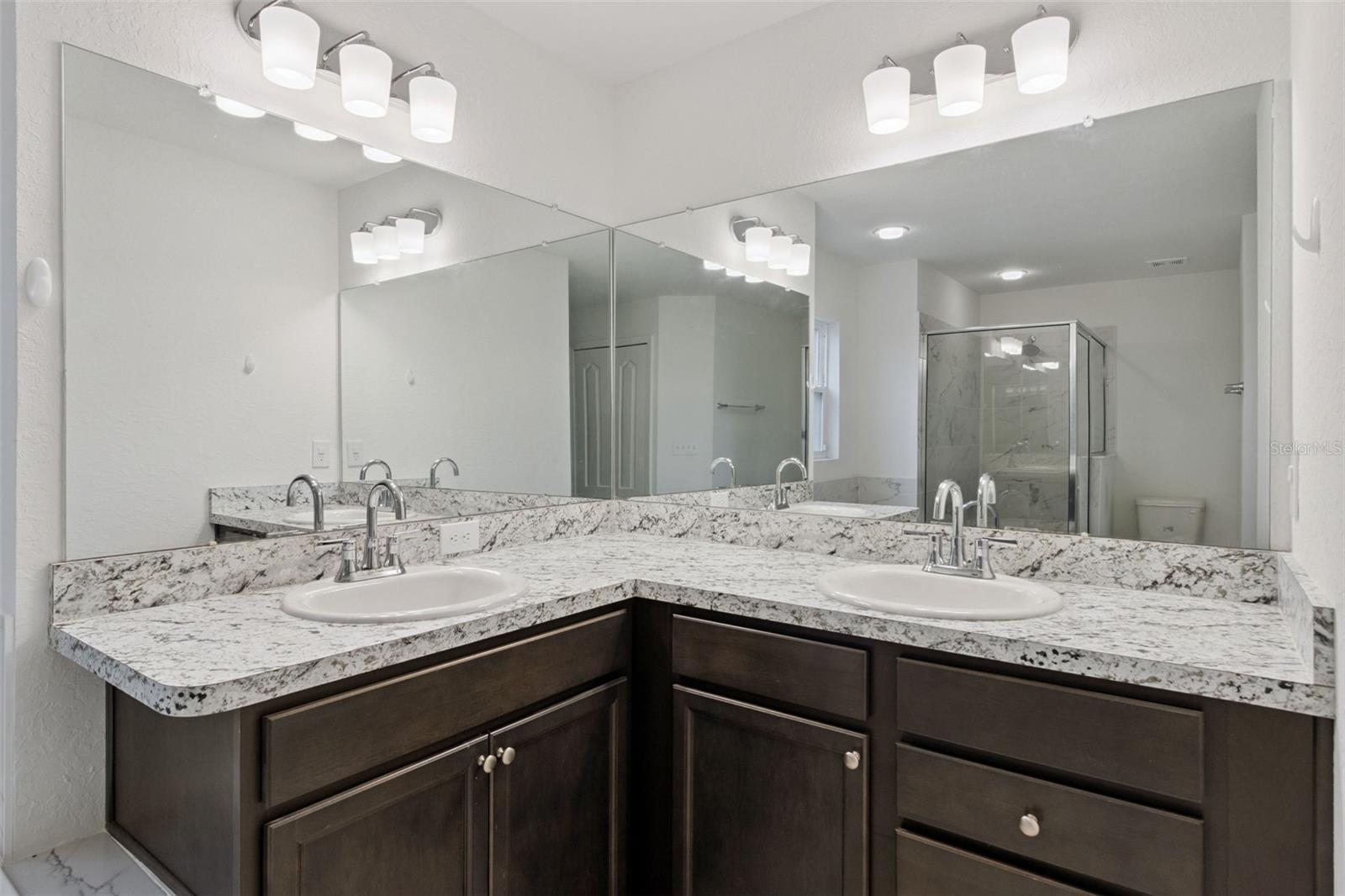 1041 Brooks Way Property Photo 18
