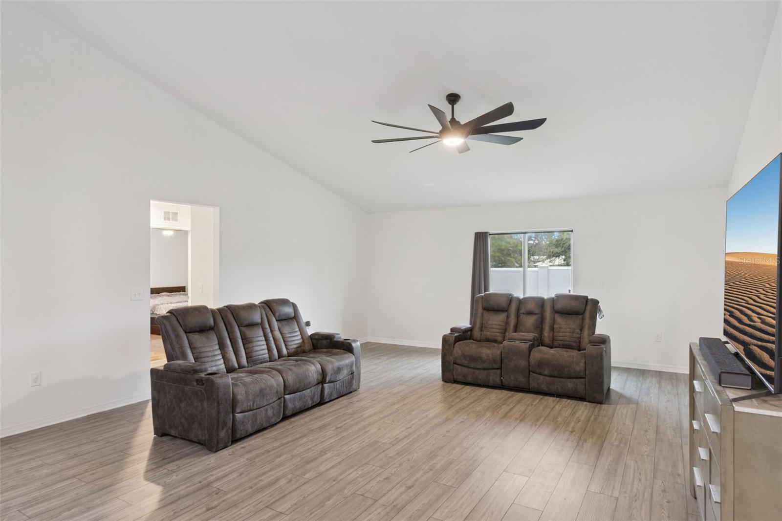 1041 Brooks Way Property Photo 20