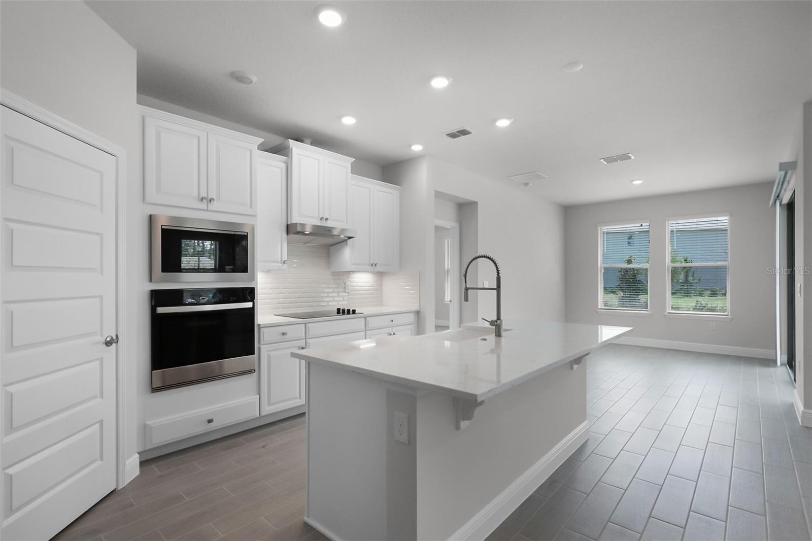 11923 Shine View Ln Property Photo 3