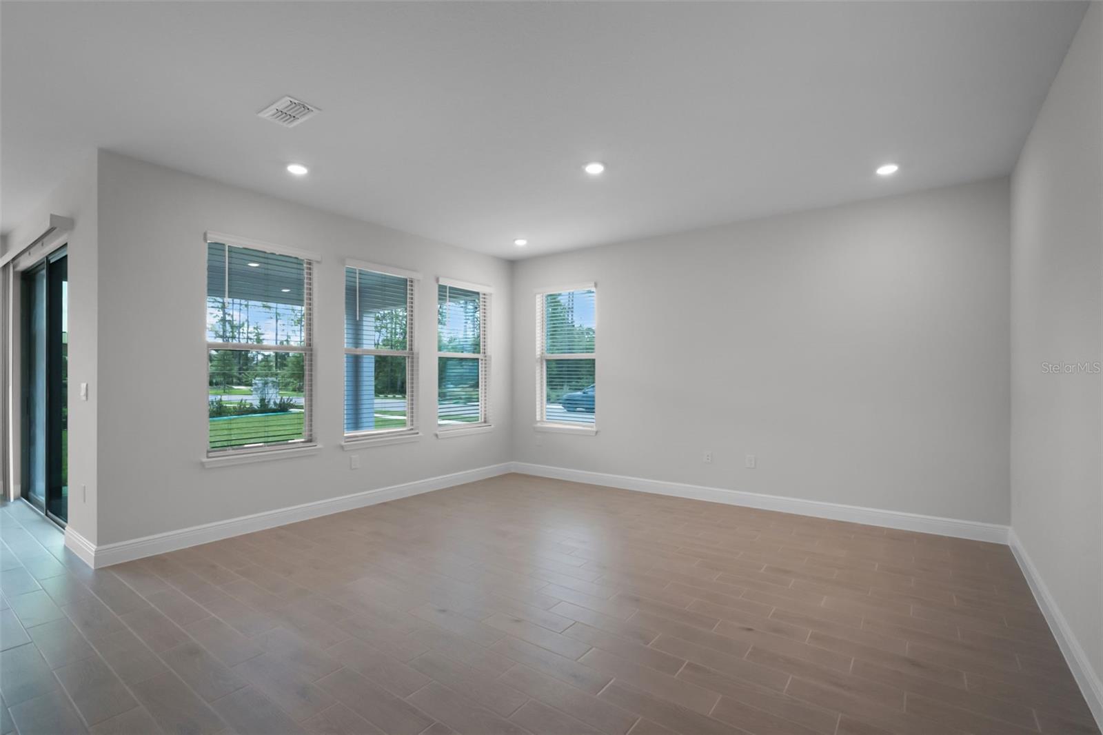 11923 Shine View Ln Property Photo 11