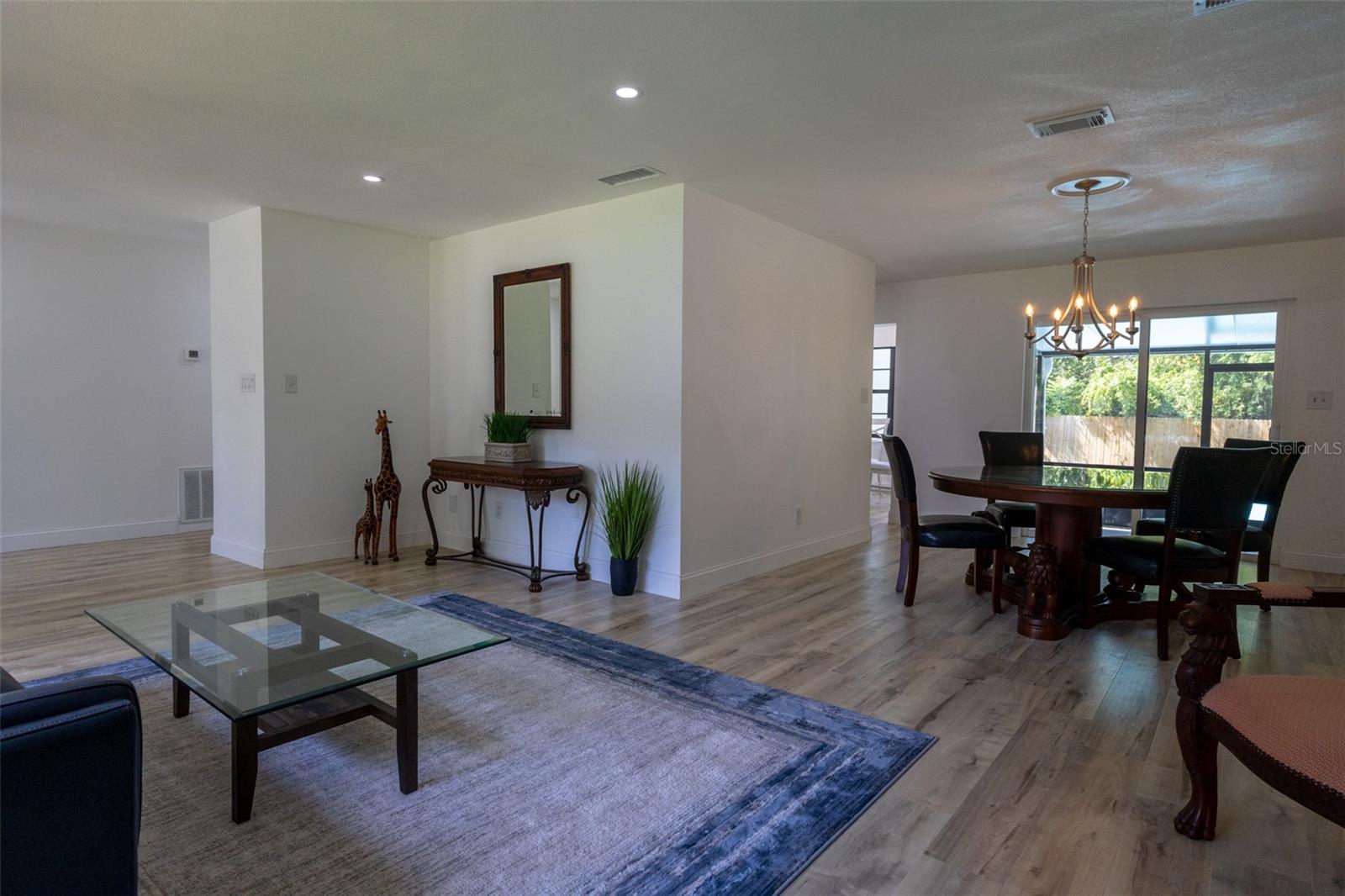 4026 Tenita Dr Property Photo 4