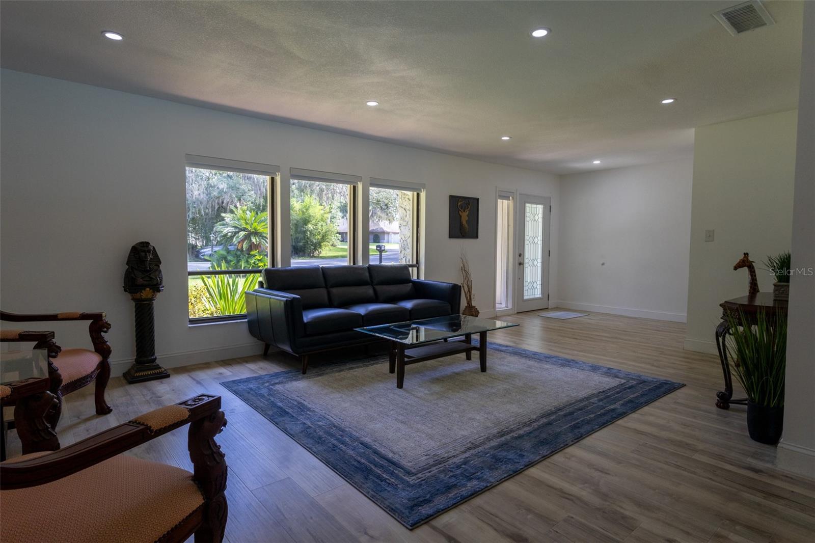 4026 Tenita Dr Property Photo 5