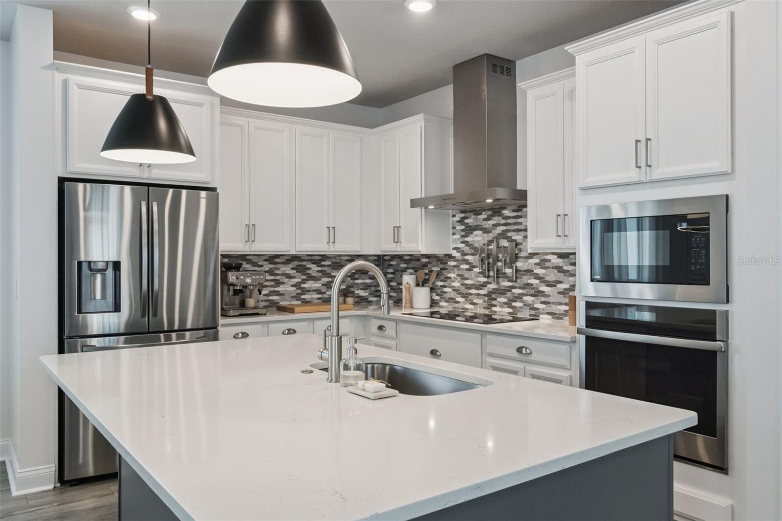 6935 Higgs Aly Property Photo 10